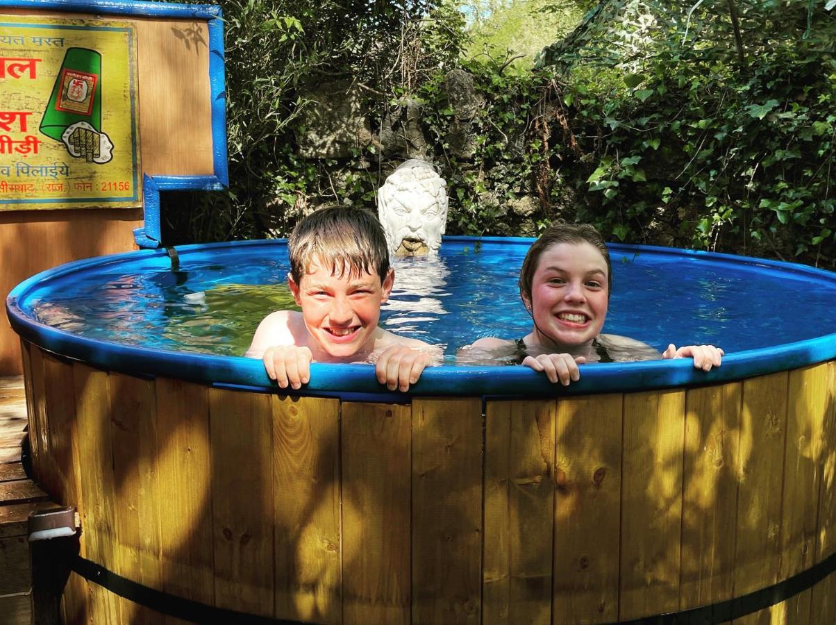 Retro Private Lodge With Hot Tub Nr Dartmoor Newton Abbot Ngoại thất bức ảnh