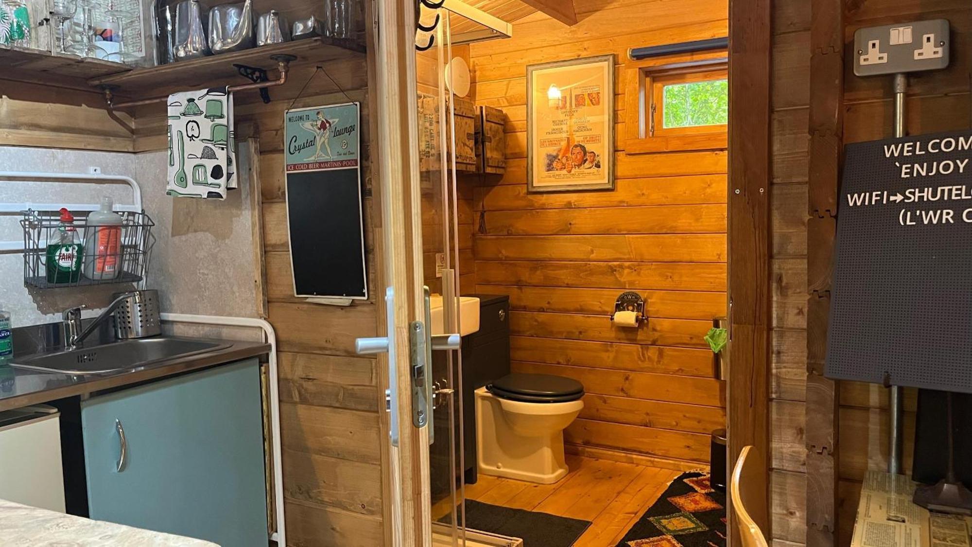 Retro Private Lodge With Hot Tub Nr Dartmoor Newton Abbot Ngoại thất bức ảnh